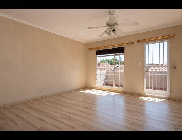 3 BEDROOM TOWNHOUSE FOR SALE IN MEYERSDAL